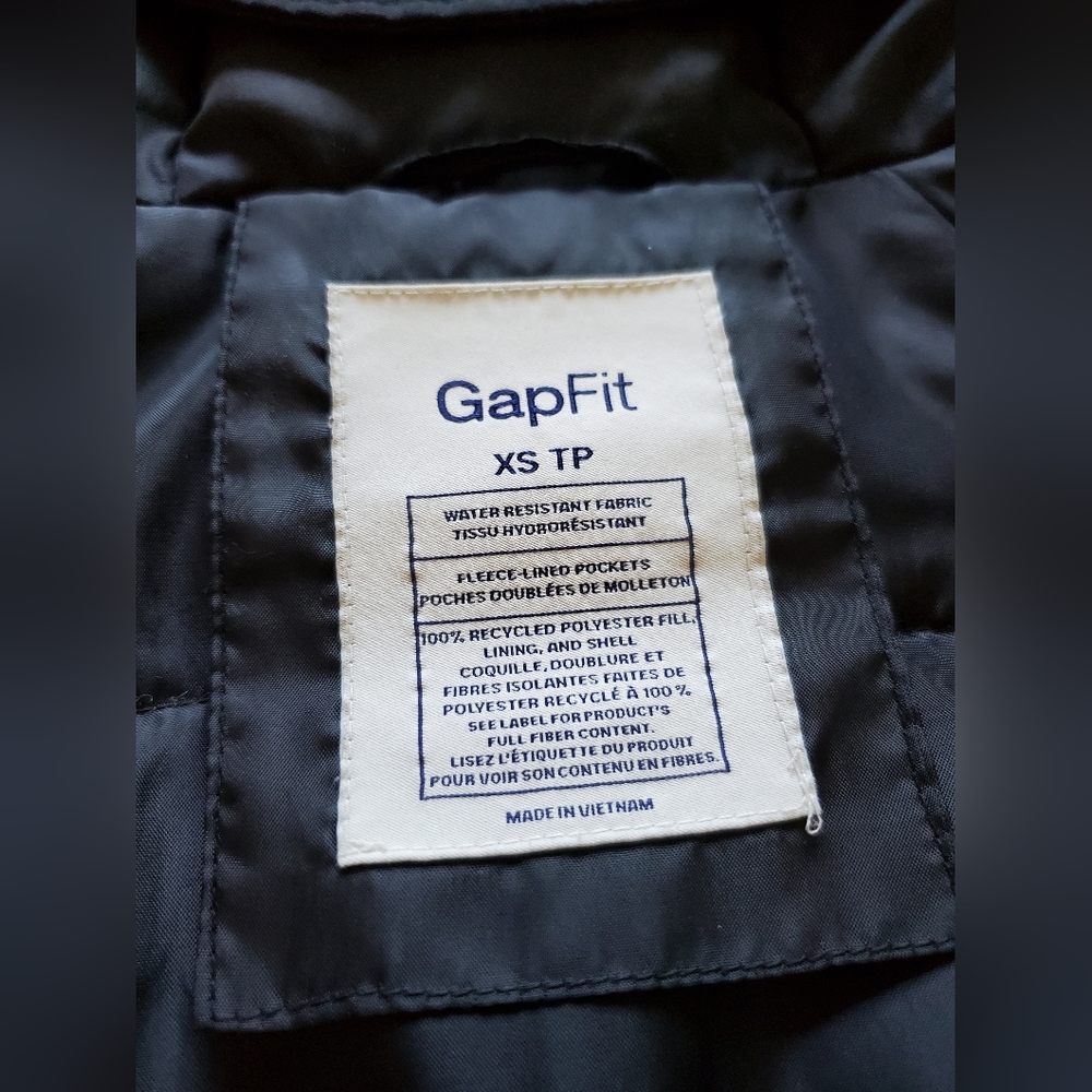 GapFit Puffer Jacket - Picture 12 of 12